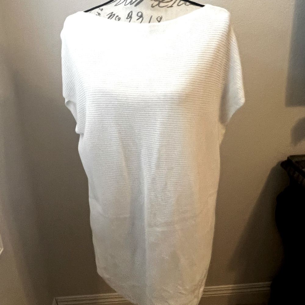 White Tommy Bahamas sleeveless sweater